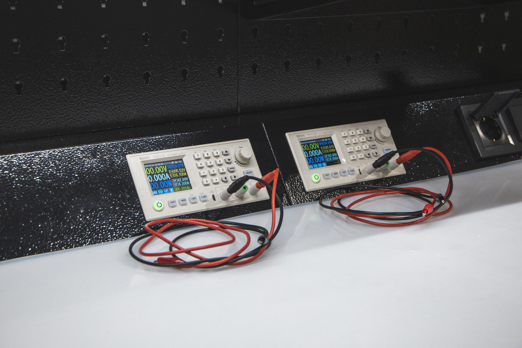 MS570 Workbench for Automotive Electronics Repair | MSG Equipment