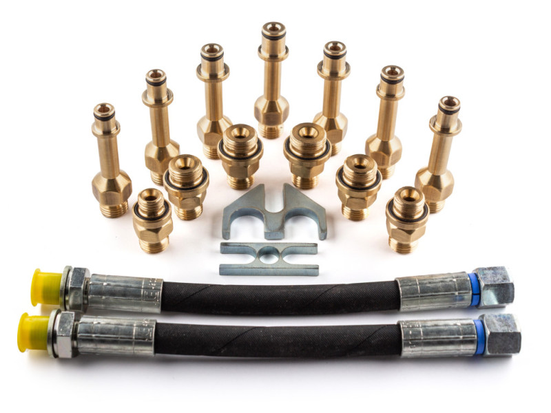 Fitting set for hydraulic steering rack diagnosis on test bench